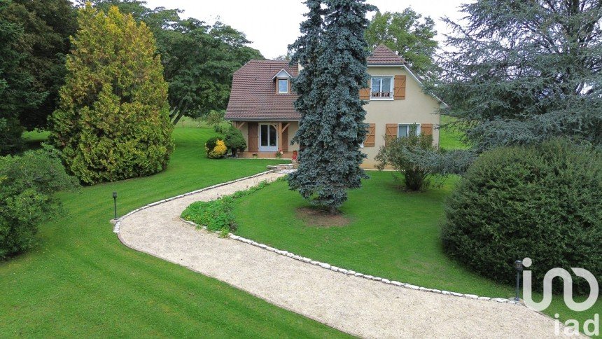 Maison traditionnelle 5 pièces de 156 m² à Lussagnet-Lusson (64160)