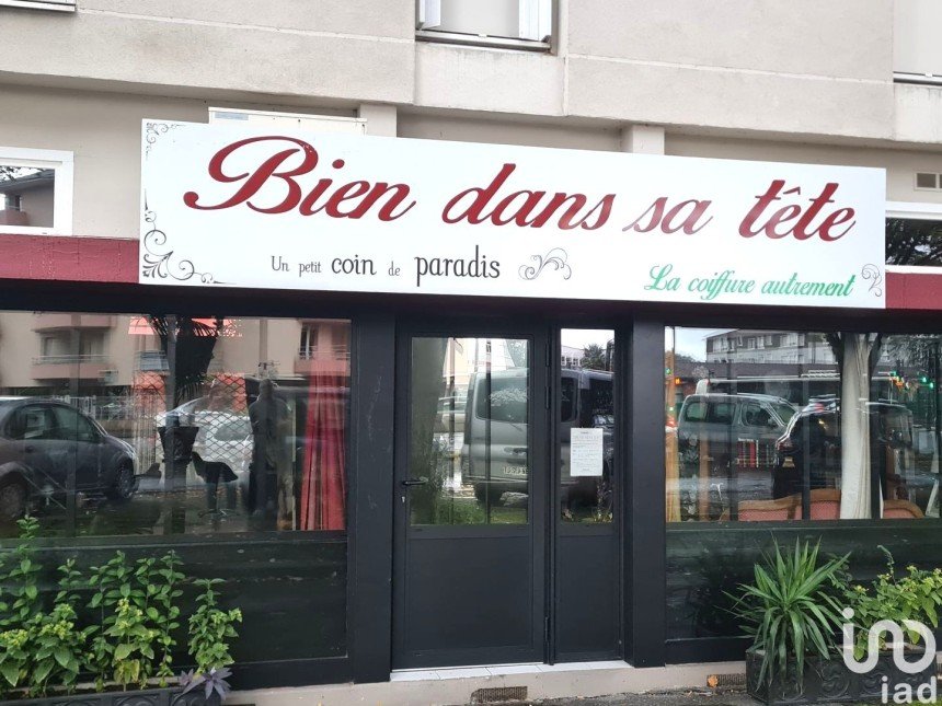 Retail property of 190 m² in Pau (64000)