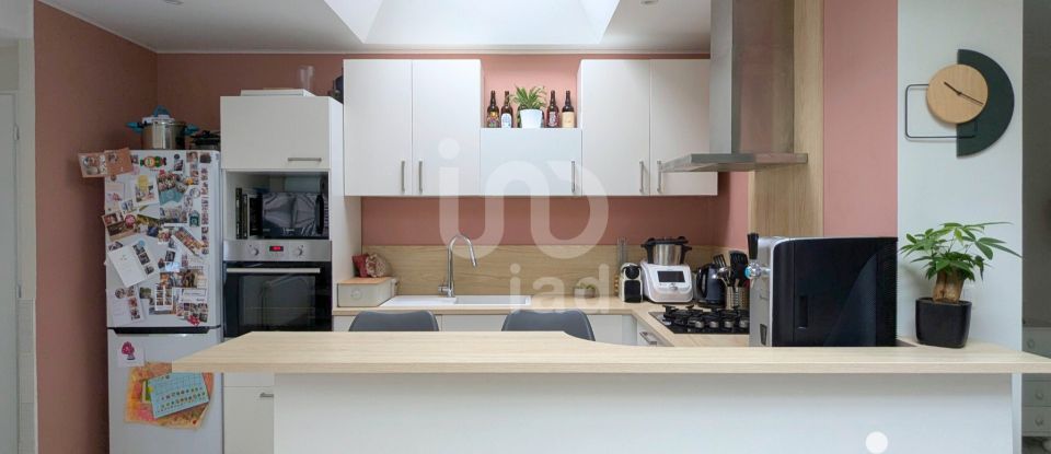 Town house 3 rooms of 76 m² in Lille (59160)