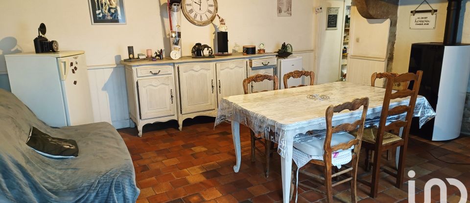 Country house 4 rooms of 72 m² in La Colombe (50800)