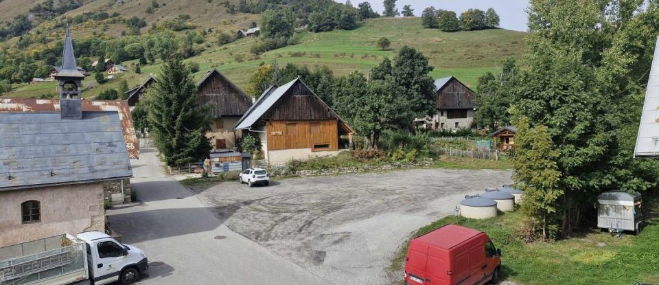 Maison 18 pièces de 180 m² à Saint-Jean-d'Arves (73530)