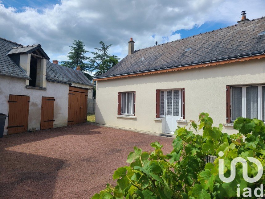 Village house 3 rooms of 67 m² in Courléon (49390)