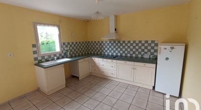 House 4 rooms of 87 m² in Parthenay (79200)