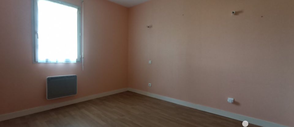 Maison 4 pièces de 87 m² à Parthenay (79200)