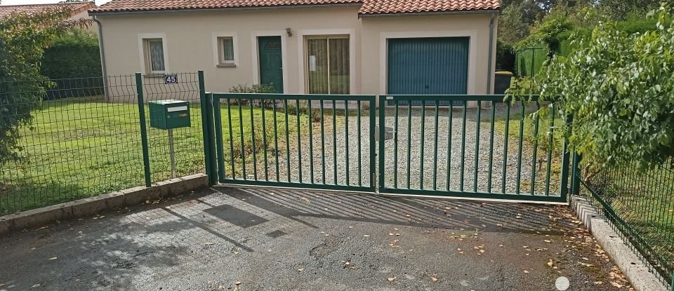 Maison 4 pièces de 87 m² à Parthenay (79200)