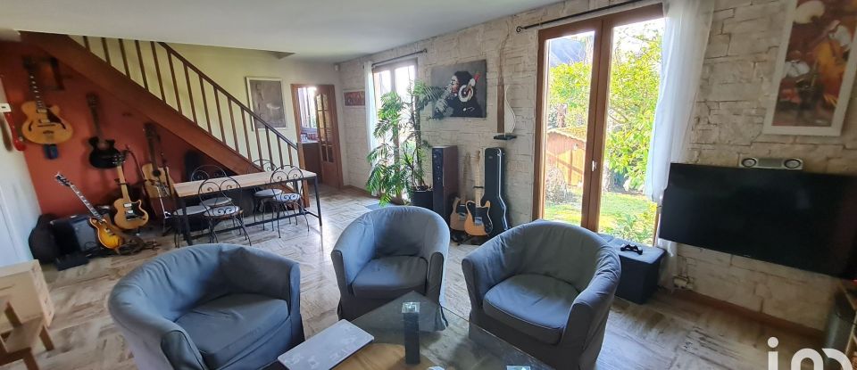 House 5 rooms of 110 m² in Sainte-Geneviève-des-Bois (91700)