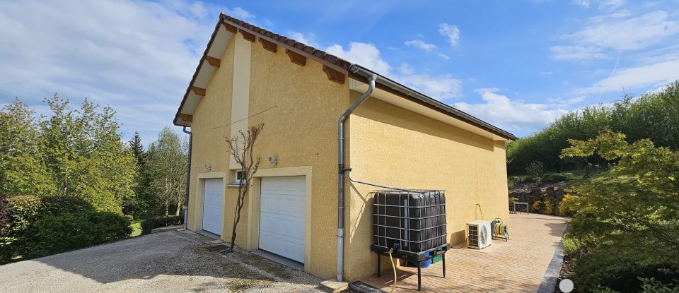 Pavilion 7 rooms of 164 m² in Breurey-lès-Faverney (70160)