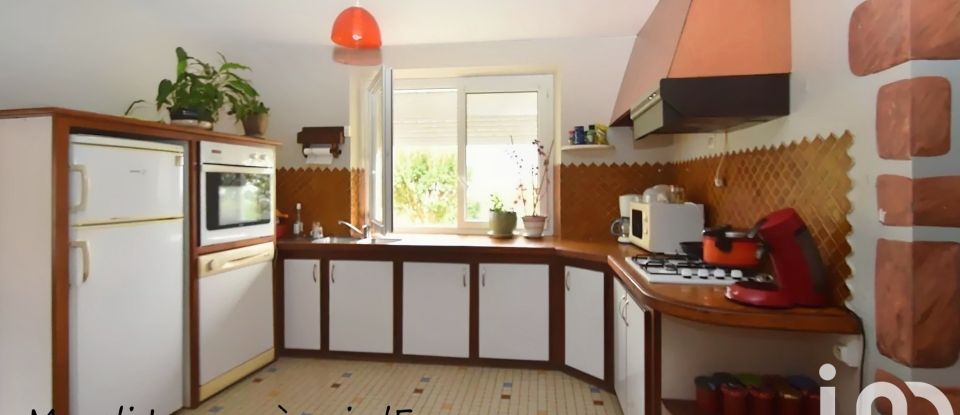 Village house 9 rooms of 234 m² in Malaussanne (64410)