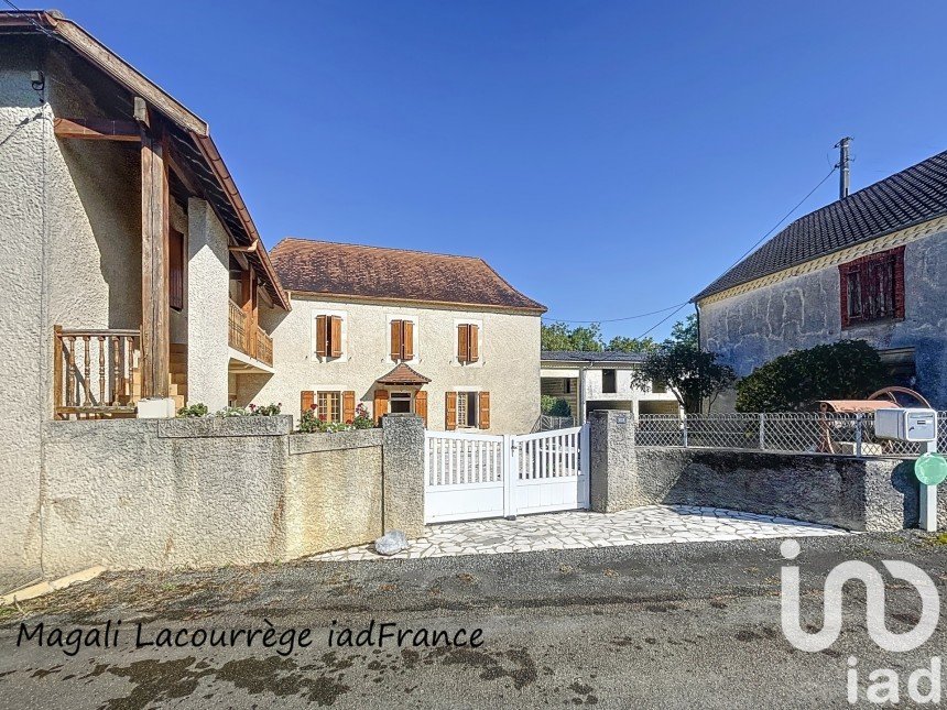 Village house 9 rooms of 234 m² in Malaussanne (64410)