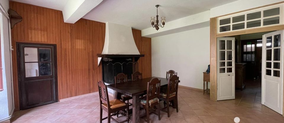 Traditional house 10 rooms of 200 m² in Belcaire (11340)