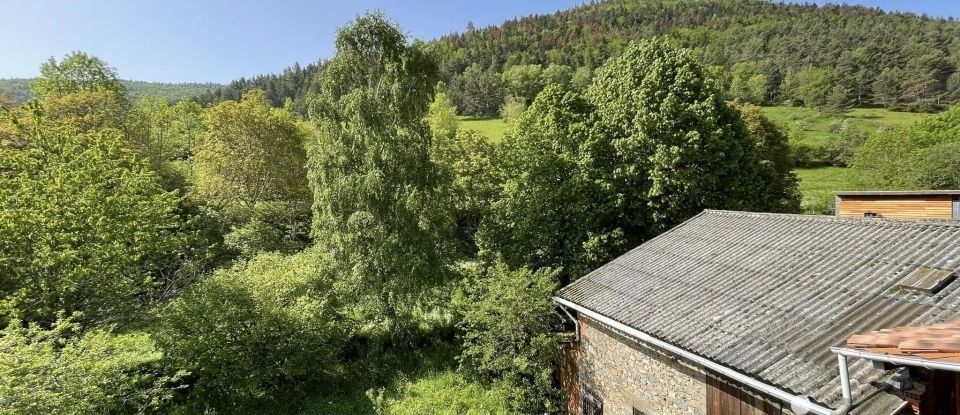 Maison traditionnelle 10 pièces de 200 m² à Belcaire (11340)