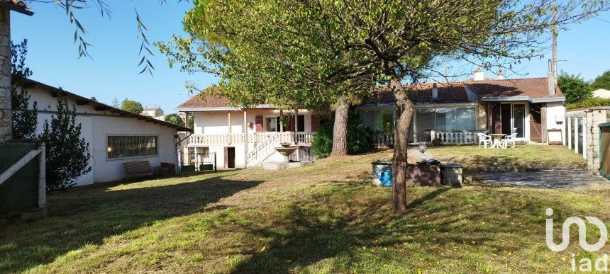 Maison de village 7 pièces de 159 m² à Saint-Séverin-sur-Boutonne (17330)