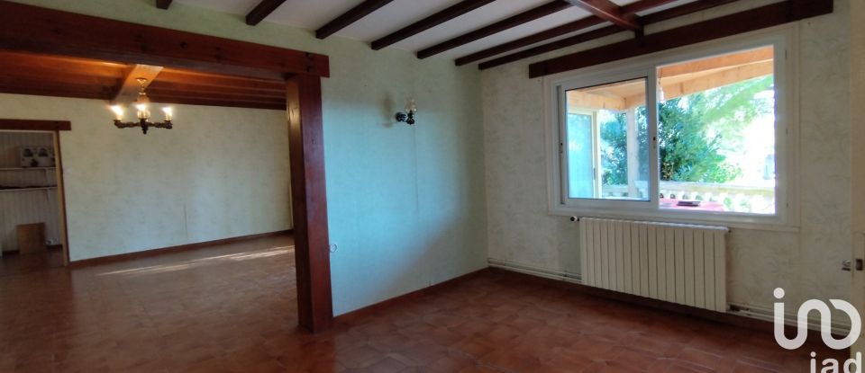 Village house 7 rooms of 159 m² in Saint-Séverin-sur-Boutonne (17330)