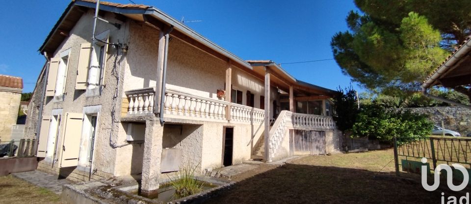 Maison de village 7 pièces de 159 m² à Saint-Séverin-sur-Boutonne (17330)