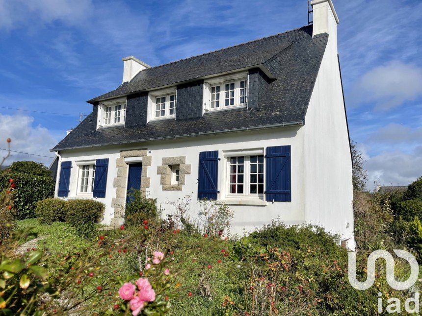 Traditional house 6 rooms of 105 m² in Pont-l'Abbé (29120)