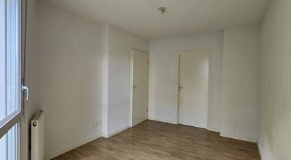 Apartment 2 rooms of 37 m² in Bordeaux (33100)