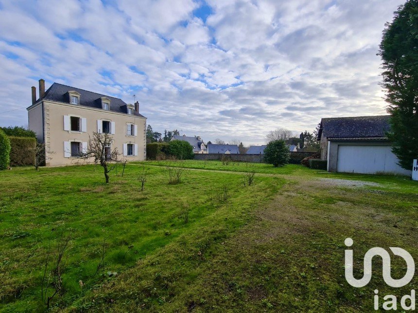 Mansion 9 rooms of 251 m² in Château-Gontier (53200)