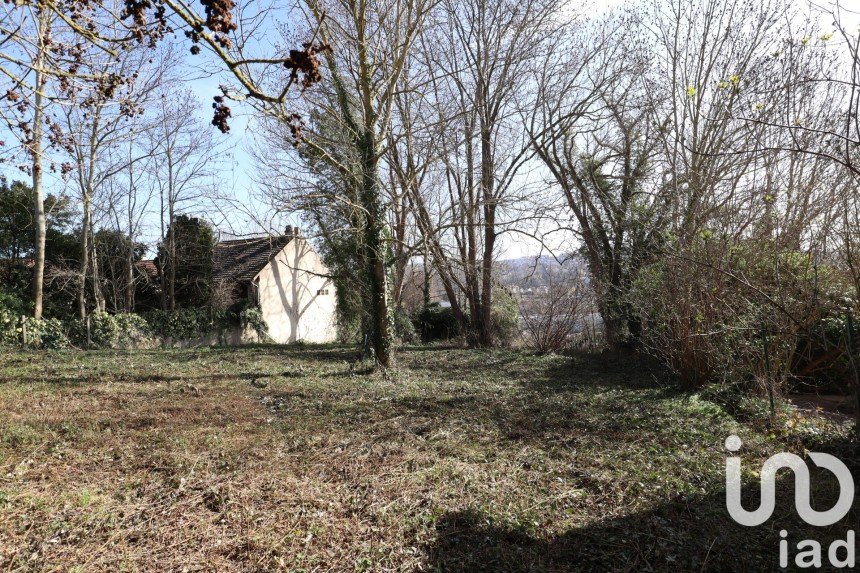 Land of 998 m² in Hardricourt (78250)