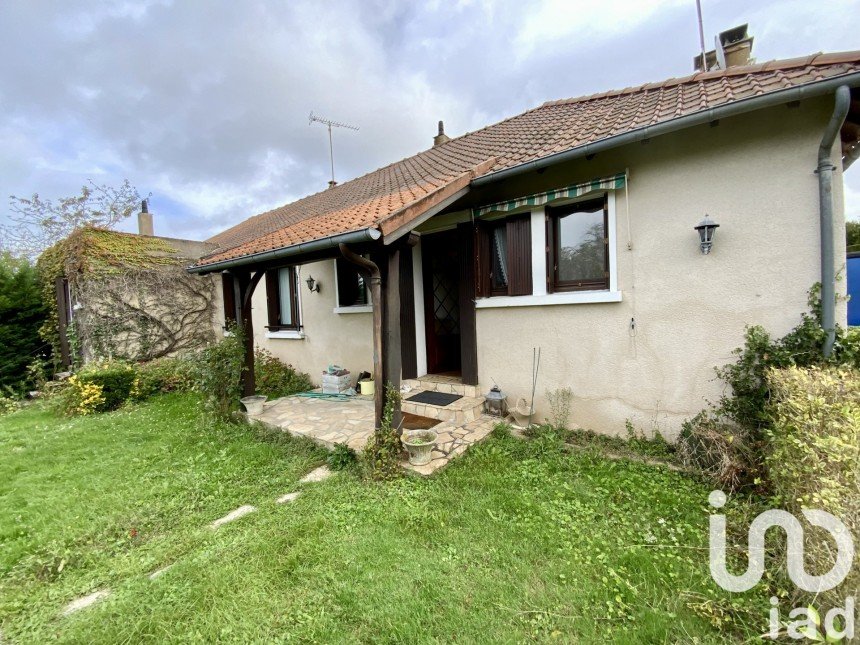 Village house 5 rooms of 142 m² in Poulaines (36210)