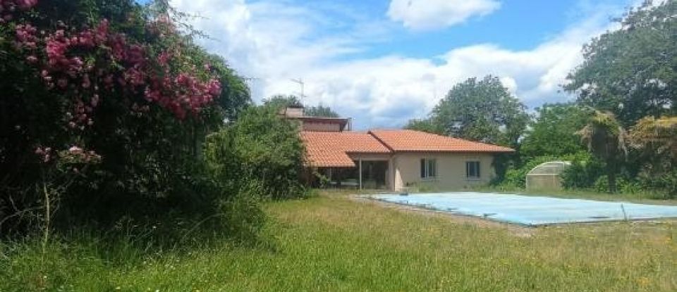 Traditional house 4 rooms of 117 m² in Uchacq-et-Parentis (40090)