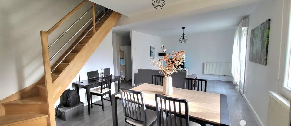 Maison de ville 4 pièces de 93 m² à Saint-Rémy-sur-Avre (28380)