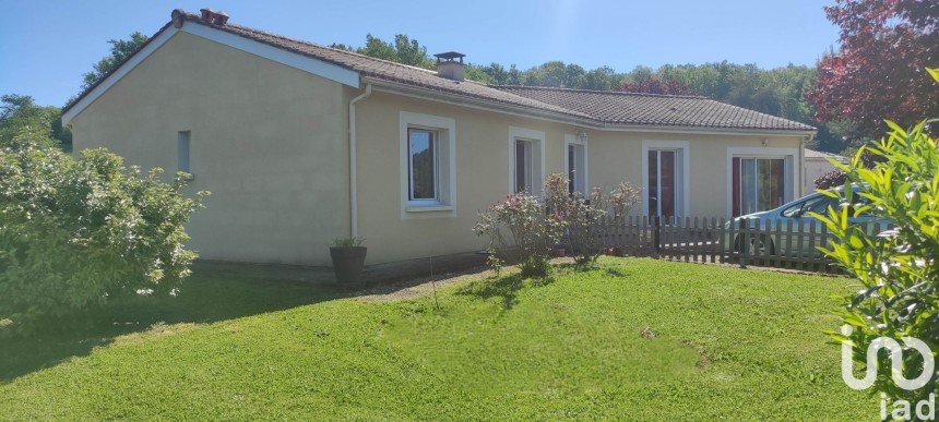 Maison de village 5 pièces de 110 m² à Les Lèves-et-Thoumeyragues (33220)