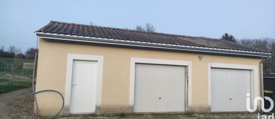 Maison de village 5 pièces de 110 m² à Les Lèves-et-Thoumeyragues (33220)