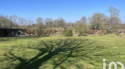 Land of 850 m² in Parthenay (79200)