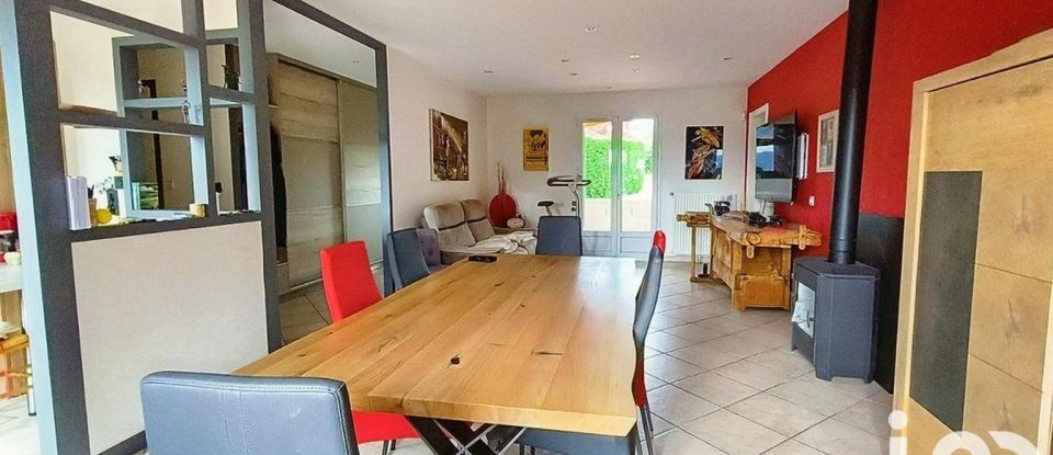 Maison 7 pièces de 178 m² à Brussieu (69690)