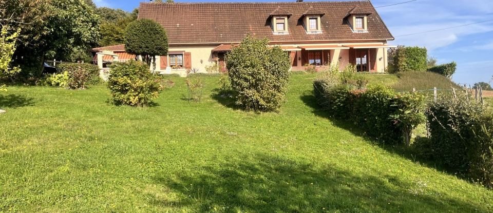 House 9 rooms of 217 m² in Chalmoux (71140)