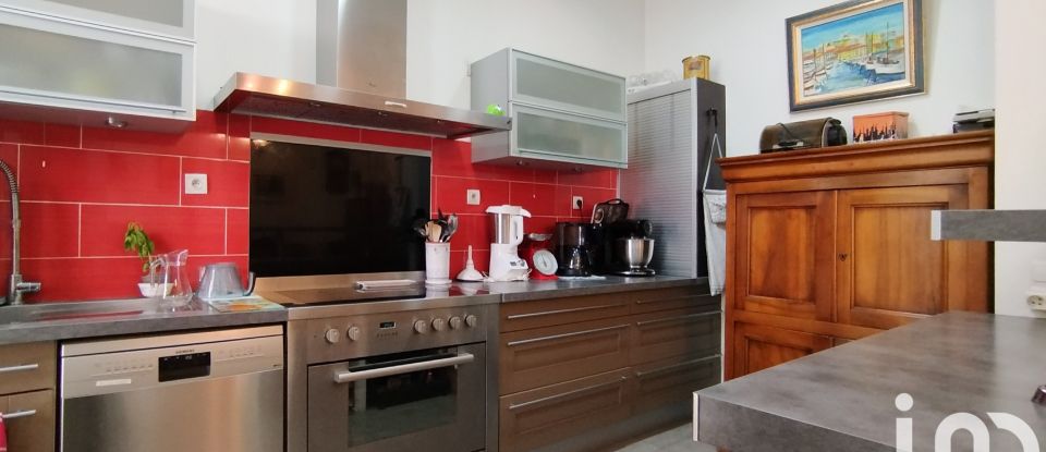 Apartment 2 rooms of 71 m² in Marseille (13005)