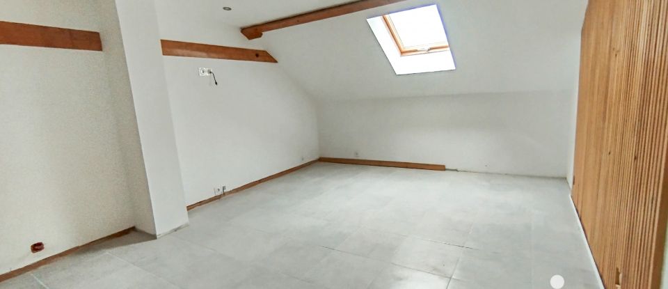 Maison 5 pièces de 184 m² à Montluçon (03100)