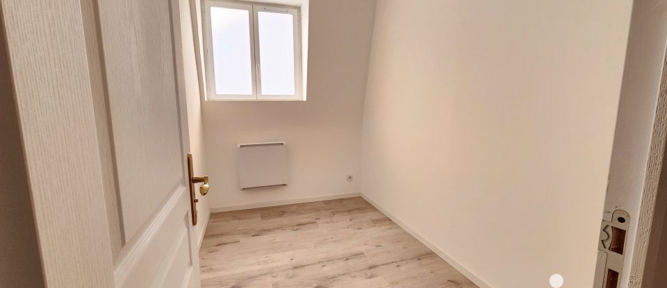 Town house 4 rooms of 90 m² in Roubaix (59100)