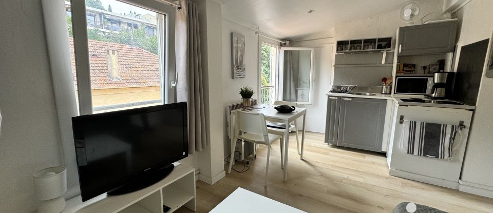 Studio 1 room of 15 m² in Hyères (83400)