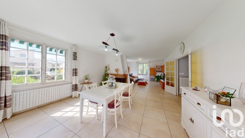 House 6 rooms of 144 m² in Saint-Amant-Tallende (63450)