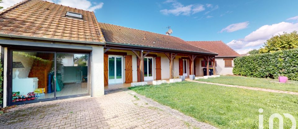 Pavillon 5 pièces de 119 m² à Champs-sur-Yonne (89290)