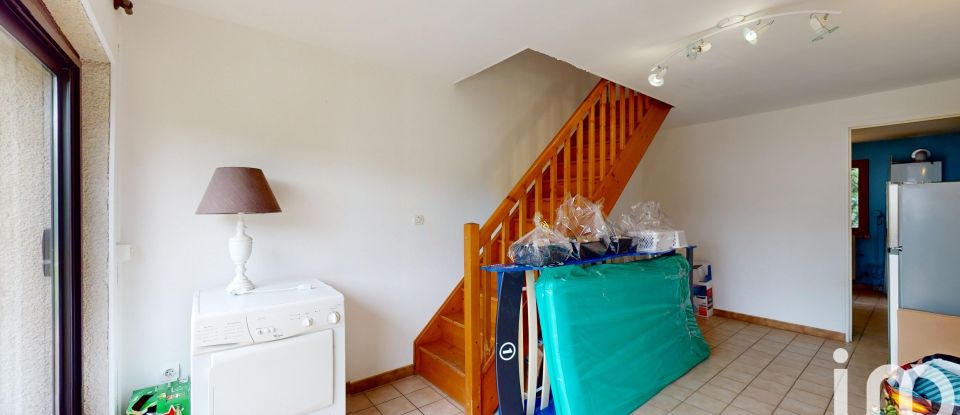 Pavilion 5 rooms of 119 m² in Champs-sur-Yonne (89290)