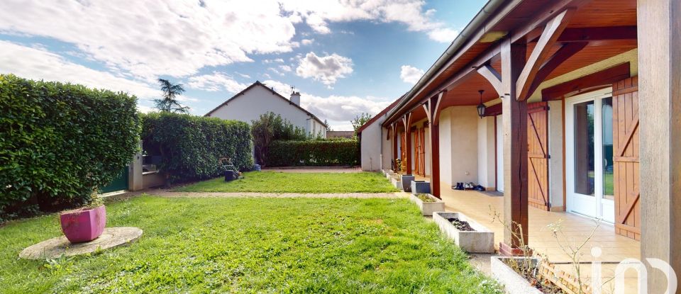 Pavillon 5 pièces de 119 m² à Champs-sur-Yonne (89290)