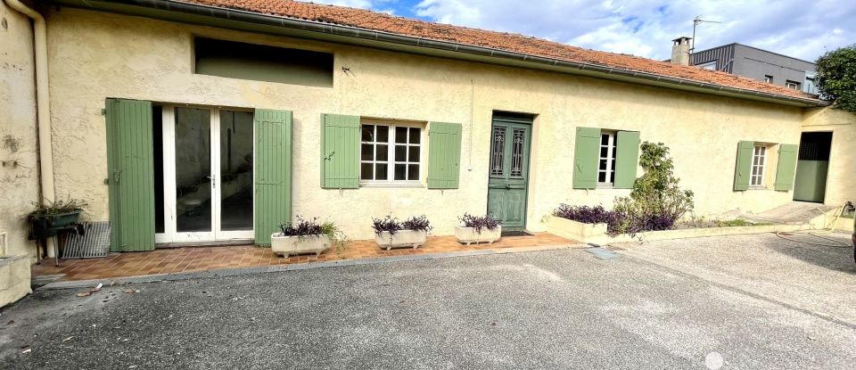 Traditional house 5 rooms of 193 m² in Bollène (84500)