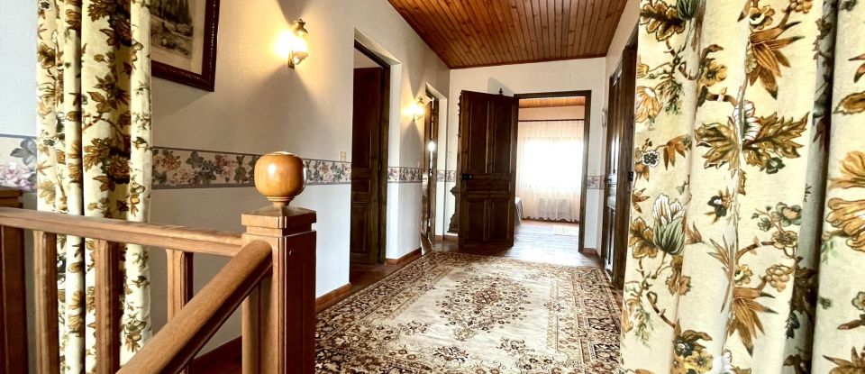 Traditional house 5 rooms of 193 m² in Bollène (84500)