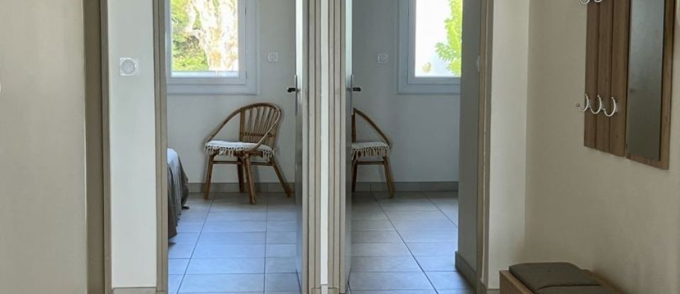 Appartement 3 pièces de 81 m² à Saint-Cyr-sur-Mer (83270)