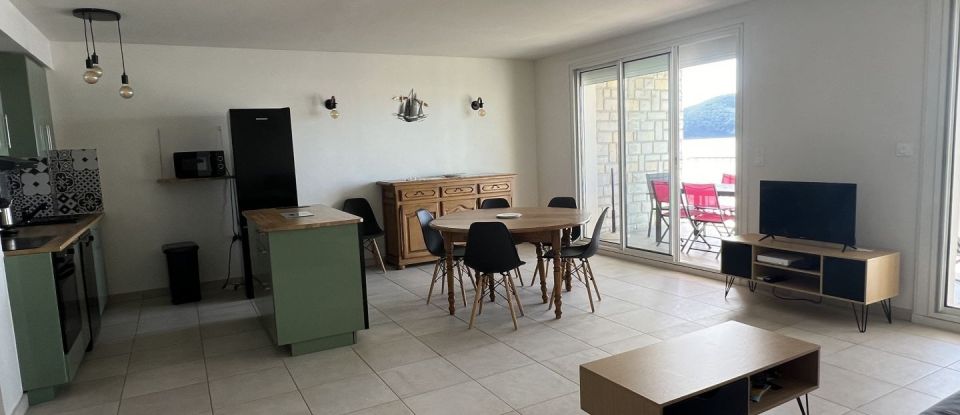 Appartement 3 pièces de 81 m² à Saint-Cyr-sur-Mer (83270)