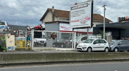 Retail property of 2,453 m² in Pontault-Combault (77340)