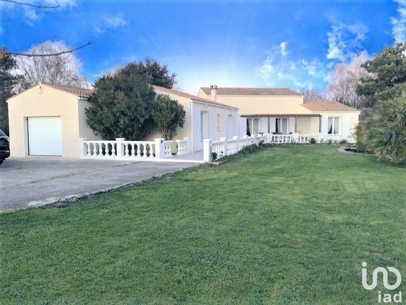 House 6 rooms of 213 m² in Saint-Pierre-d'Oléron (17310)