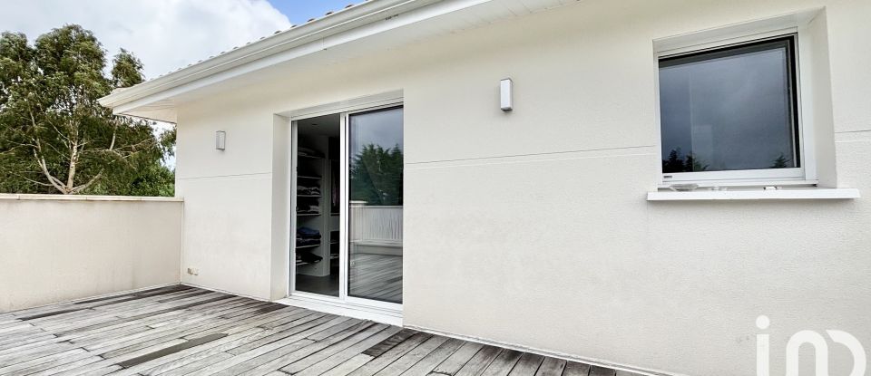 Maison d’architecte 7 pièces de 180 m² à Saint-Loubès (33450)