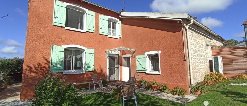 House 4 rooms of 127 m² in Pougne-Hérisson (79130)