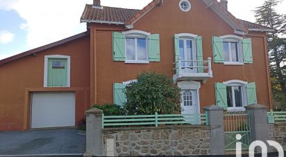 House 4 rooms of 127 m² in Pougne-Hérisson (79130)