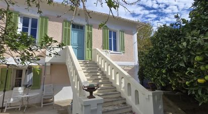 Maison 8 pièces de 170 m² à Hyères (83400)