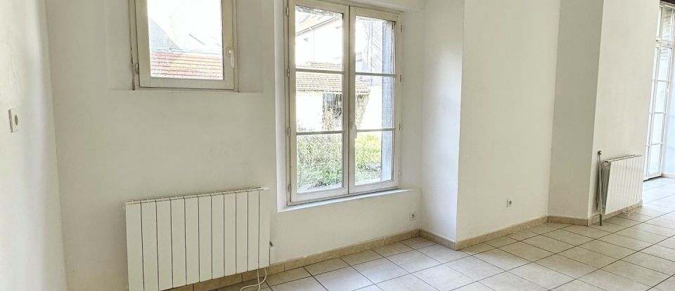 Apartment 3 rooms of 61 m² in Troyes (10000)