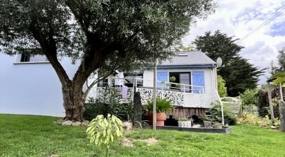 Traditional house 4 rooms of 102 m² in Montreuil-le-Gast (35520)